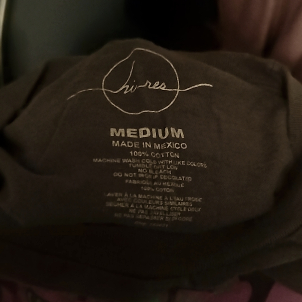 Graphic tee - Picture 2 of 3
